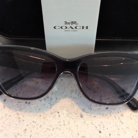 COACH Black Gradient Cat-Eye Sunglasses with Smoke Lenses - Picture 2 of 5